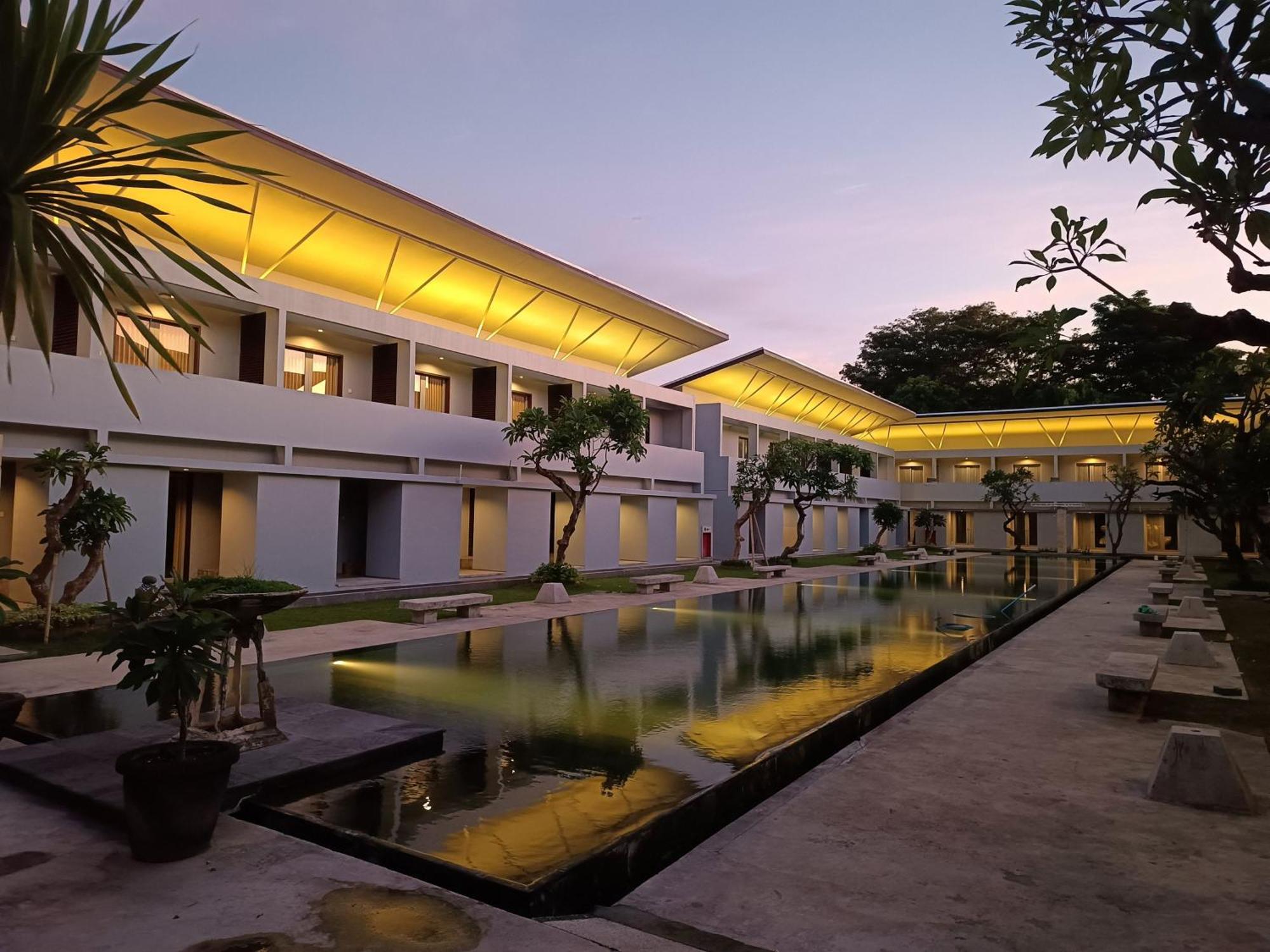 Hotel Kuta Living By Kamara Exterior foto