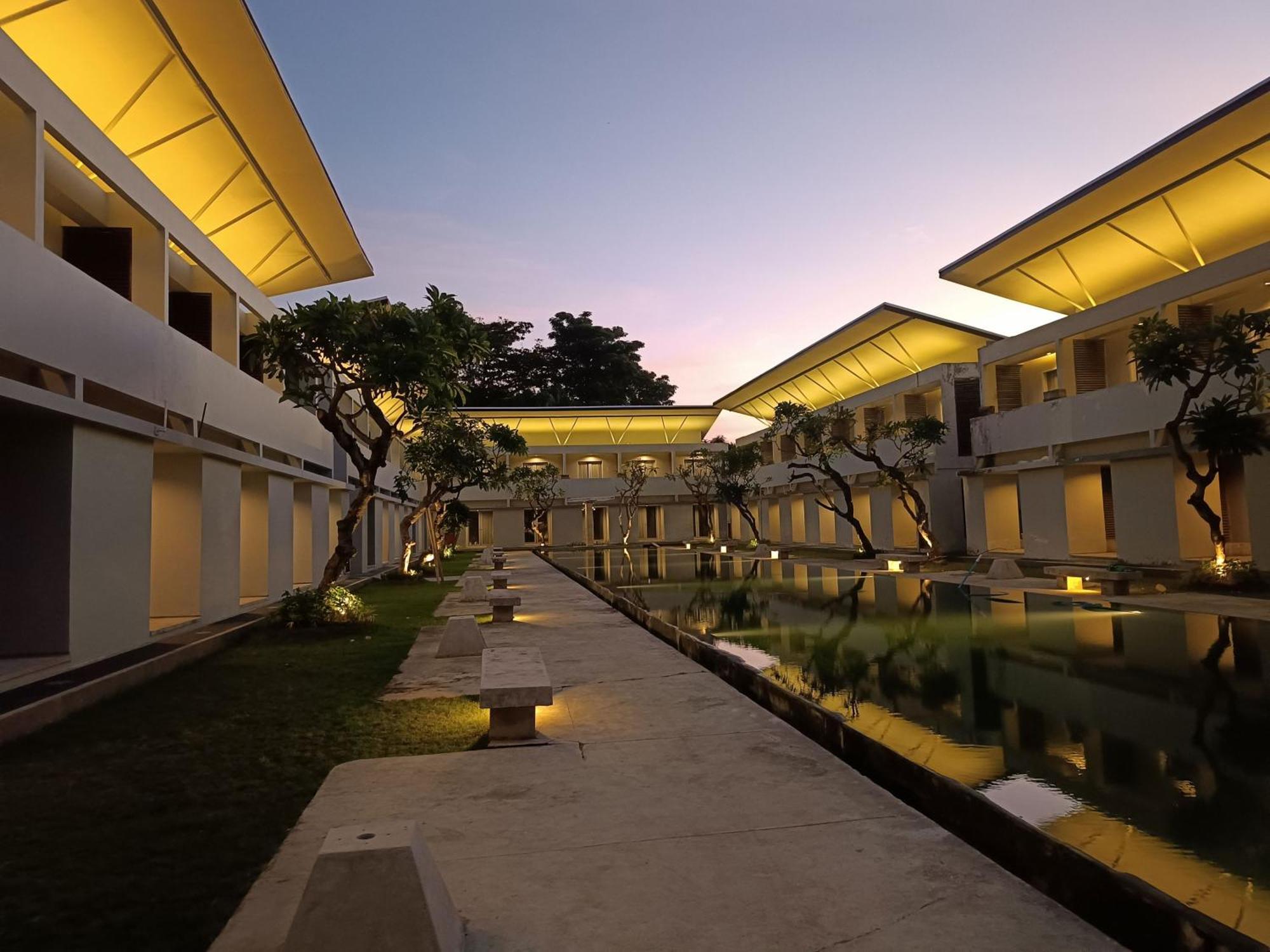 Hotel Kuta Living By Kamara Exterior foto